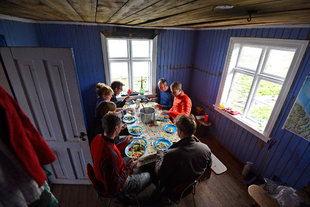 dining-kayaking-glacier-wilderness-wildlife-hiking-birdlife-iceland-holiday-adventure.jpg