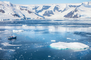 Polar Ship in the Ross Sea