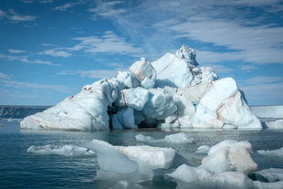 Iceberg in Spitsbergen - Bjoern Koth