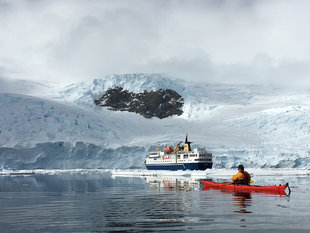 Kayaker & Ship Antarctica