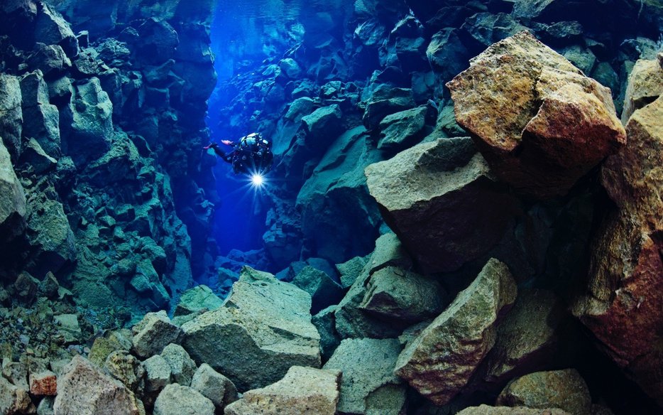 Deep Into The Blue Diving Day Trip in Silfra Fissure Mid Atlantic Ridge 