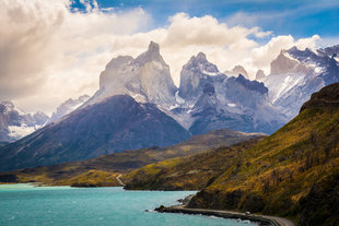 los-cuernos-pehoe-lake-torres-del-paine-patagonia-wilderness-wildlife-safari.jpg