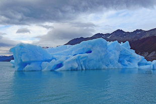 iceberg-upsala-glacier-estancia-argentina-patagonia-trekking-hotel-accommodation-el-calafate-perito-moreno-wildlife..jpg