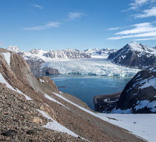 Hiking in Spitsbergen - Jordi Plana