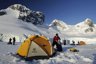 Setting up camp in Antarctica - Sandra Petrowitz