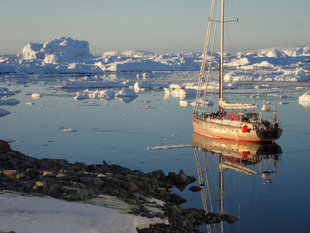 Sailing amidst icebergs Antarctica