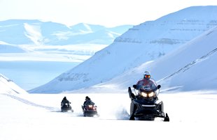 snowmobiling-basecampexplorer-photoby-kirsti-ikonen-7-preview.jpeg.jpg