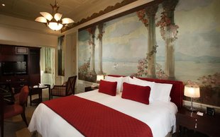 luxury_plus-room-quito-hotel-galapagos.jpg