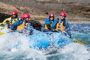 Making-a-splash-in-Gullfoss-canyon.jpg