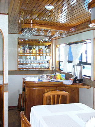 Aida Maria Bar Area