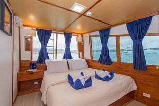 Double Cabin Beluga Galapagos Wildlife Yacht Safari.jpg