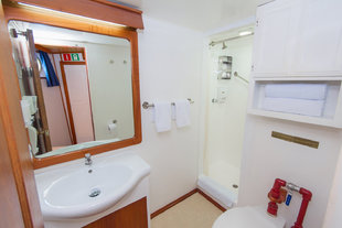 bathroom Beluga Galapagos Wildlife Yacht Safari.jpg