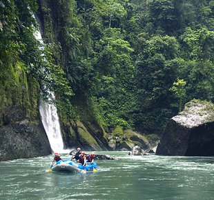 White Water Rafting on Rio Pacuare