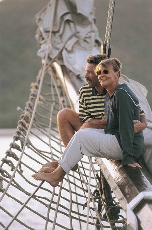 traditional-sailing-yacht-seychelles-wildlife-guests-on-the-boat.jpg