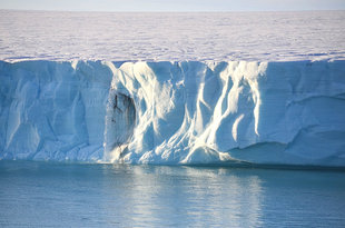 Austfonna (Braswellbreen) - Doug & Annie Howes