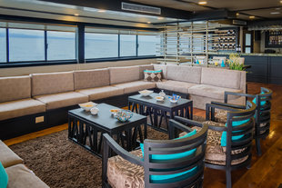 lounge-sea-star-journey-galapagos-wildlife-yacht-safari.jpg