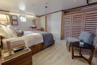 evolution-double-premium-stateroom-galapagos-wildlife-yacht-safari.jpg