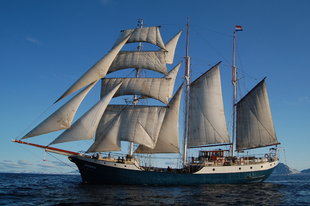 32 Passenger Sailing Schooner in Spitsbergen