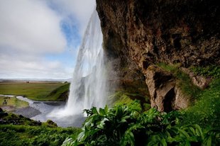 scenery-seljalandsfoss-waterfall-iceland-south-coast.jpg