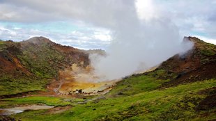 Walking Hiking iceland Hot Springs.jpg