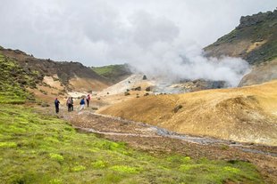 Hot Spring Hunt in Summer