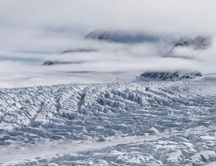 Cravasses in Glacier - Jordi Plana