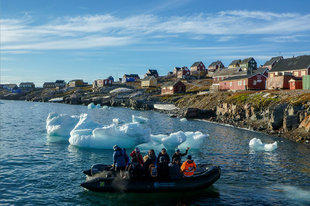 ittoqqortoomiit-zodiac-landing-scoresby-sund-greenland-cruise-holiday-voyage-september-katja-riedel.jpeg