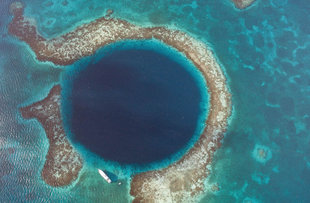 blue-hole-belize-aggressor-mesoamerican-barrier-reef-coral-turtle-scuba-dive-diving-shark-snorkelling-liveaboard-holiday-vacation-travel-underwater-photography.jpg