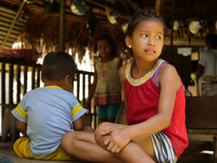 Kichwa family on the Rio Napo in the Ecuadorian Oriente