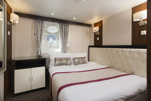 Ocean Atlantic Double Porthole Cabin