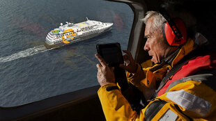 ultramarine-helicopter-polar-expedition-cruise-ship-arctic-canada-antarctic-wildlife-expedition-vessel.jpg