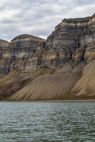 Tempelfjorden & Tunabreen Boat Safari