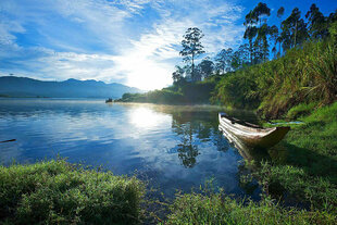 Sri-Lanka-safari-travel-lake.jpg