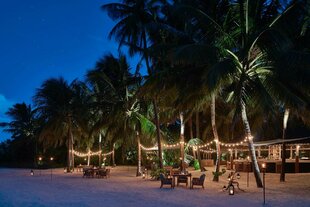 firepit-restaurant-raffles-maldives-meradhoo-huvadhu-luxury-resort-snorkeling-scuba-diving-holiday-vacation.jpg