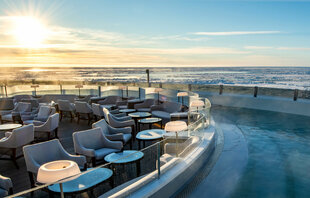 Blue Lagoon Pool - Le Commandant Charcot