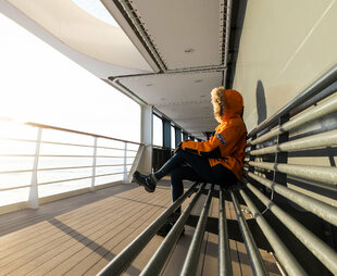 Promenade Deck - Le Commandant Charcot