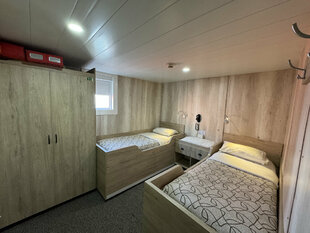 Ushuaia Premier Twin Cabin