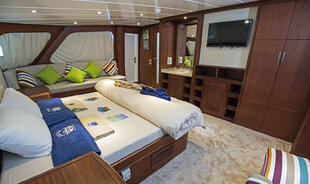 Main Deck Suite - Maldives Aggressor II scuba diving liveaboard