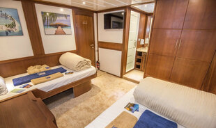 Lower Deck Twin Cabin - Maldives Aggressor II scuba diving liveaboard