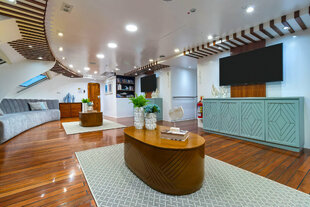 Ocean Spray Lounge & Library