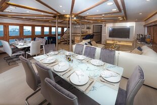 Lounge & Dining Room