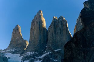 Mirador Base Torres Peaks