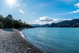 Walk the shores of Lago Nordenskjold