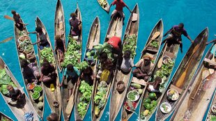 Floating markets