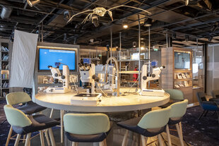 Roald Amundsen Science Centre - Andre Klaussner