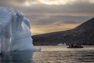 Zodiac Cruise in Dundas Harbour - HX Expeditions - Oscar Farrera