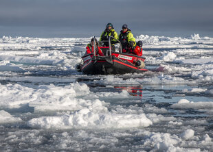 Zodiac Cruise in Lancaster Sound - HX Expeditions - Andrea Klaussner