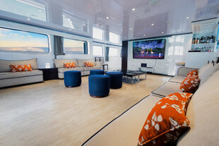 Galaxy Diver III - Lounge