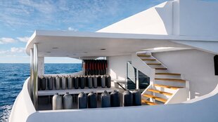 dive-platform-galaxy-diver-III-liveaboard.jpg