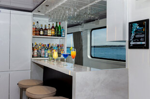 bar-galaxy-III-galapagos-yacht-liveaboard.jpg